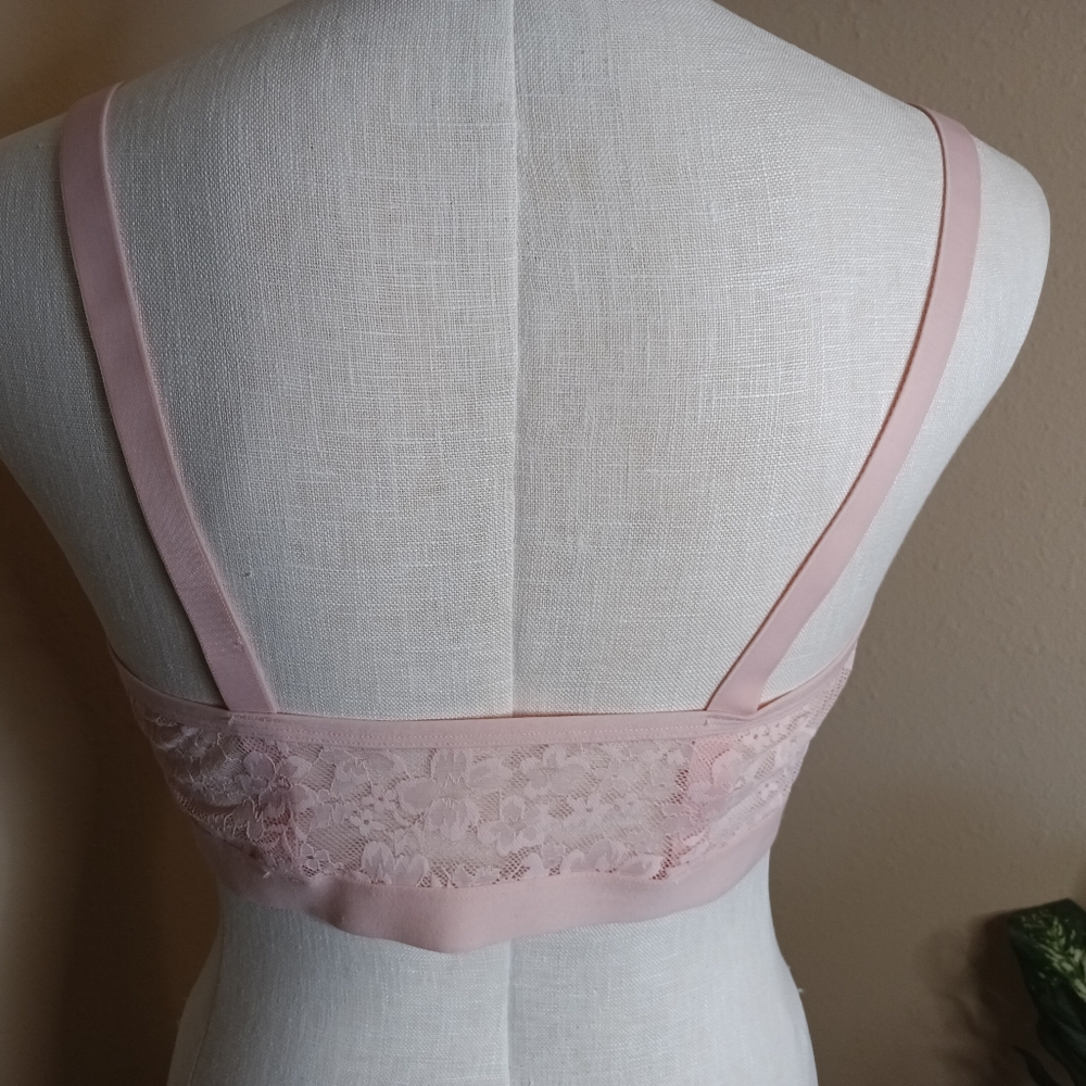 Auden Lightly Lined Scoop Neck Bralette in Light Pink New - Picture 2 of 11